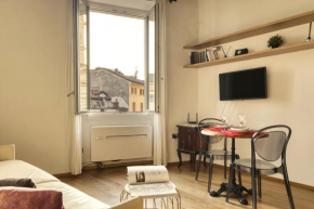 Stylish and bright penthouse in Corso Ticinese
